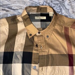Button up Burberry